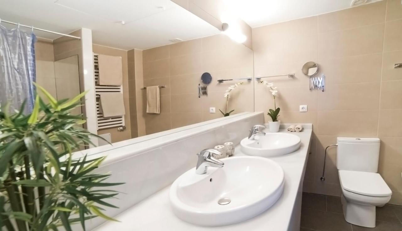 Tranquil Duplex In Sitges, Barcelona,Sea Views, Parking, Terrace Daire Dış mekan fotoğraf