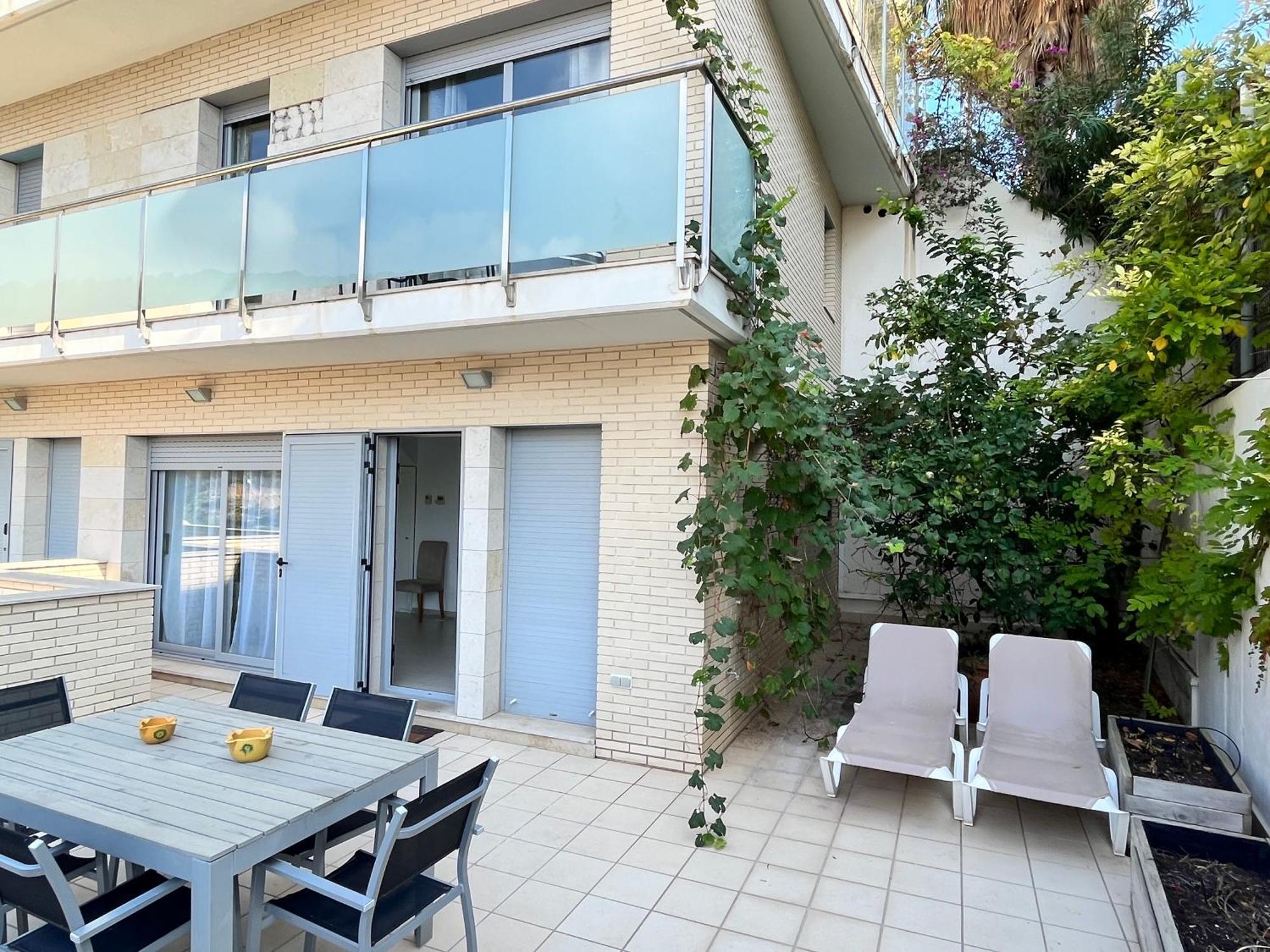 Tranquil Duplex In Sitges, Barcelona,Sea Views, Parking, Terrace Daire Dış mekan fotoğraf